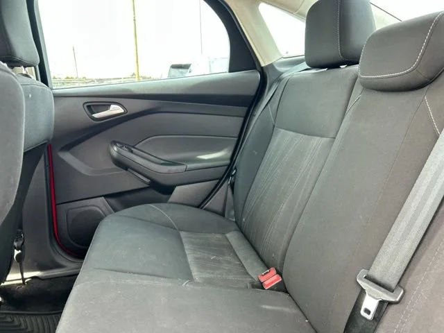 Used 2016 Gray Ford SE image 18