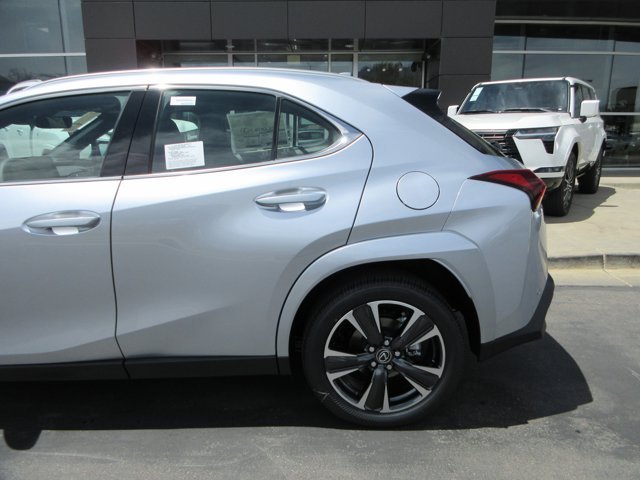 New 2026 Iridium Lexus 300h Premium image 11
