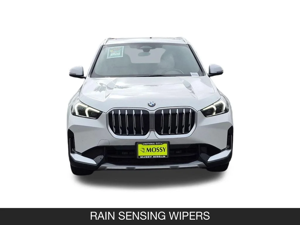 Used 2024 White BMW xDrive28i image 4