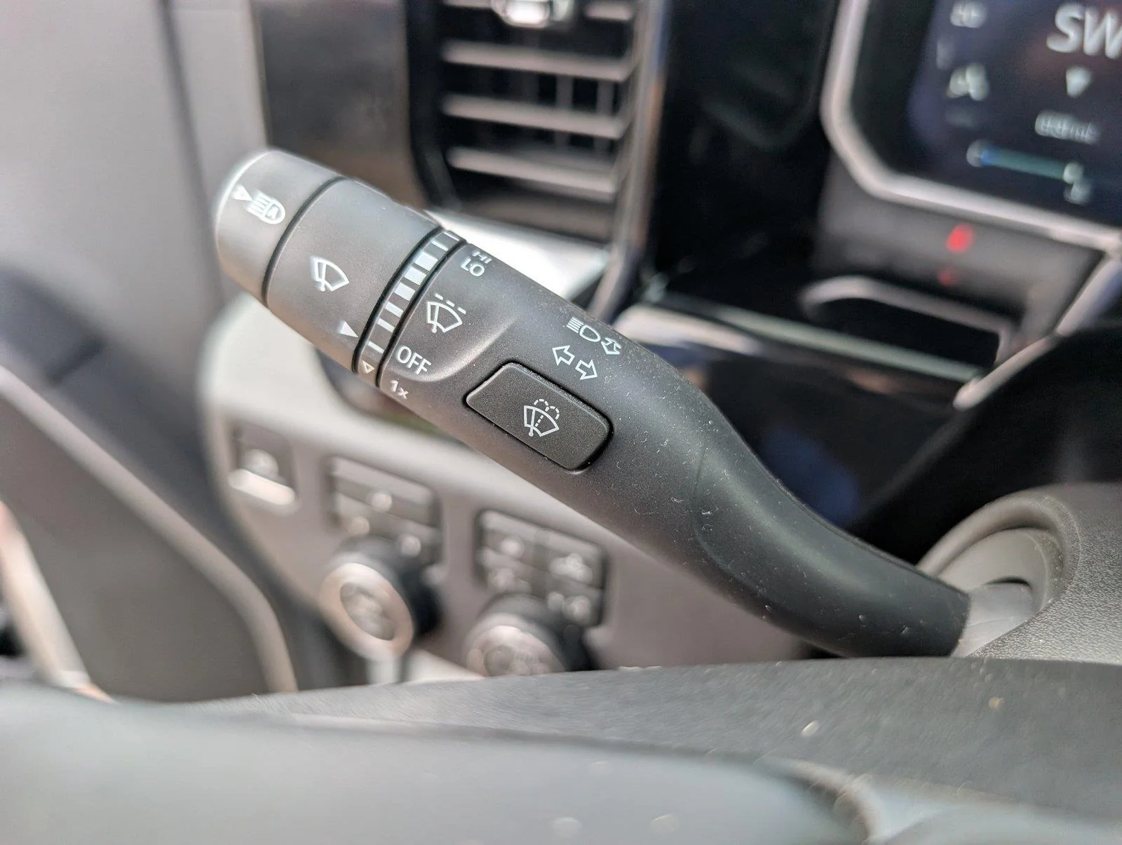 Used 2026 Summit White Chevrolet LT image 26