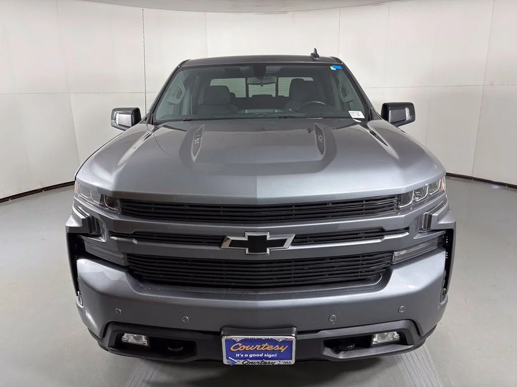 Used 2020 Gray Chevrolet RST image 4