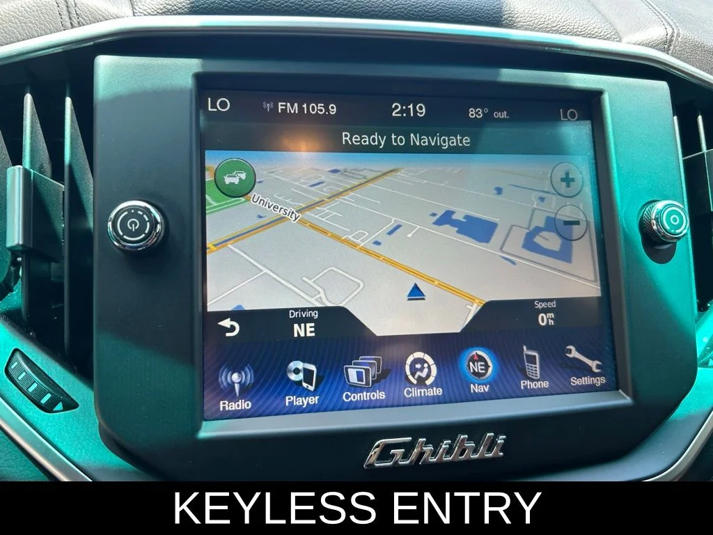 Used 2014 Gray Maserati Base image 11