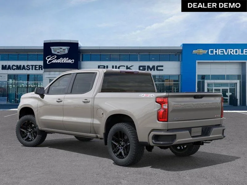 Used 2026  Chevrolet RST image 3