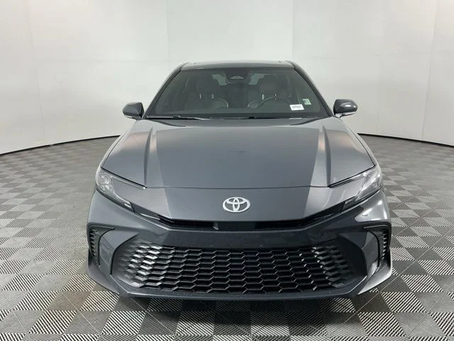 Used 2025  Toyota SE image 2