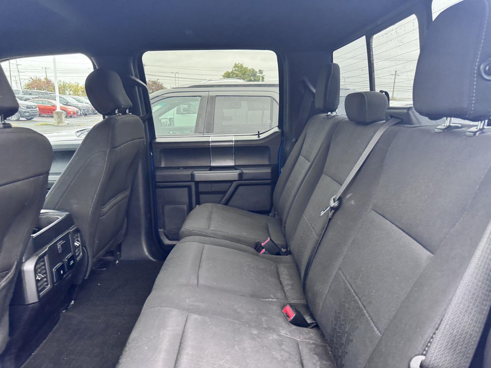Used 2019 Velocity Blue Ford XLT image 11