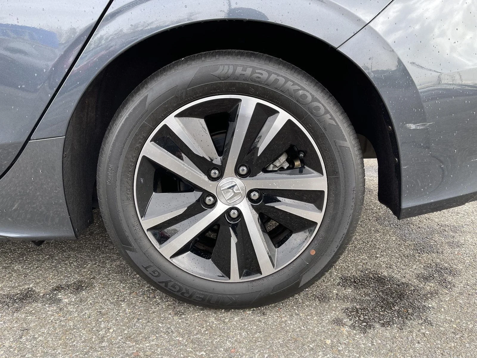Used 2022 Meteorite Gray Metallic Honda LX image 23