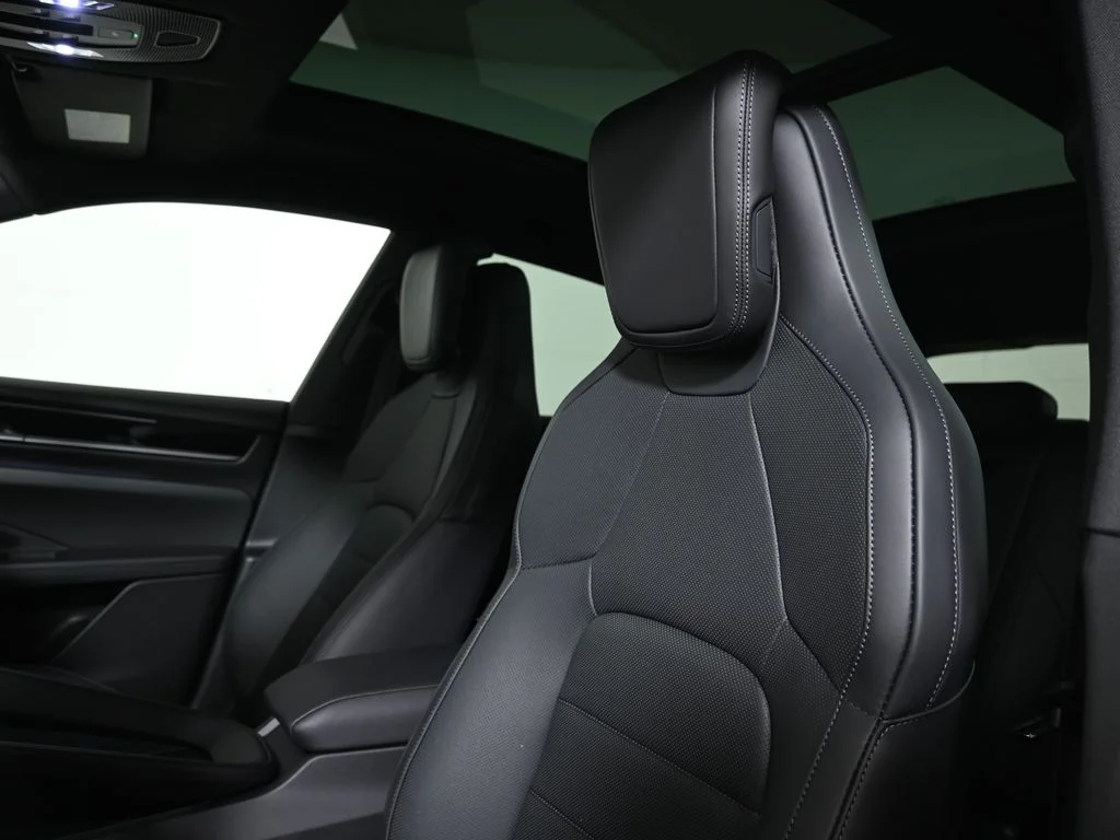 2026 Porsche Macan Base - Photo 15