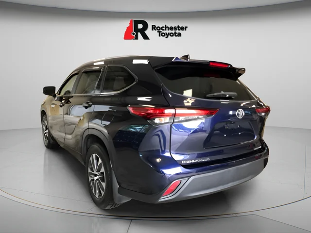 Used 2023 Blue Toyota XLE image 5