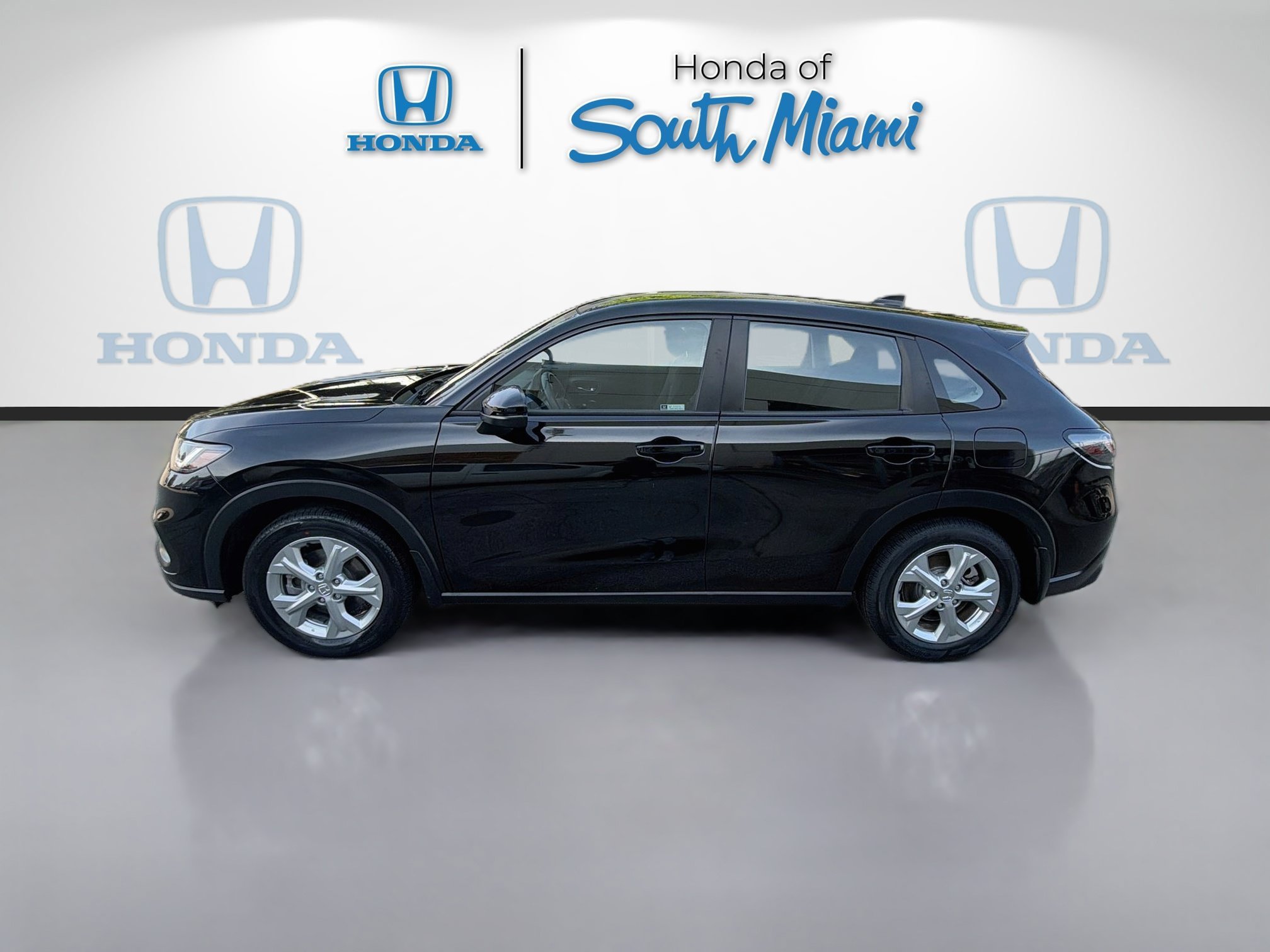 Certified Used 2023 Crystal Black Pearl Honda 2WD LX image 4