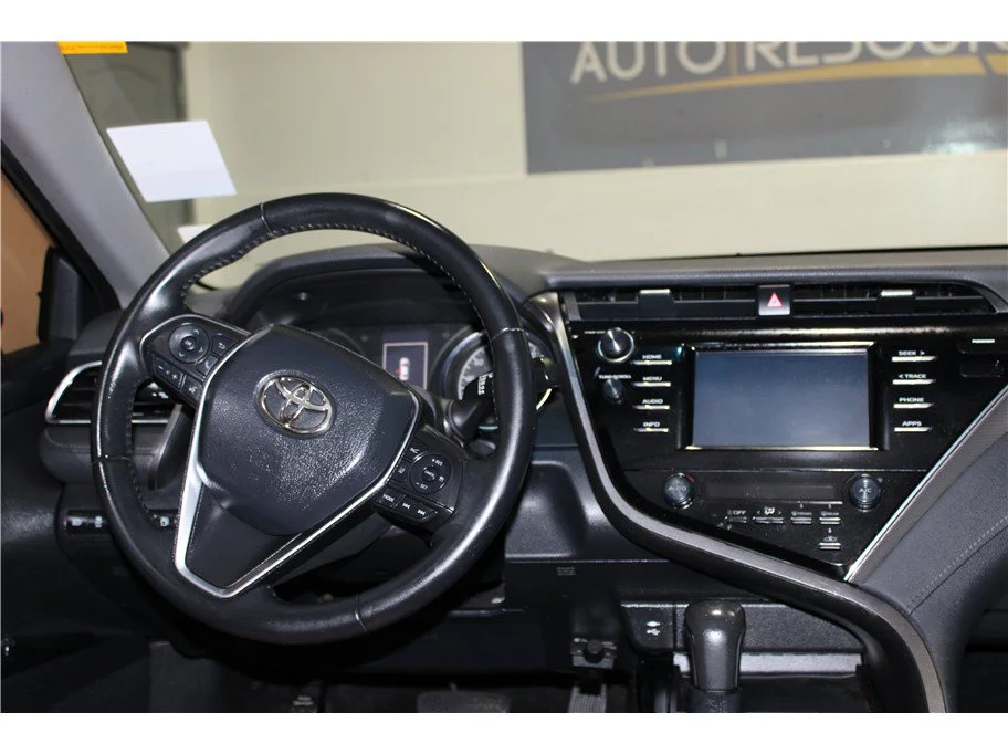 Used 2018 Black Toyota SE Sedan 4D image 15