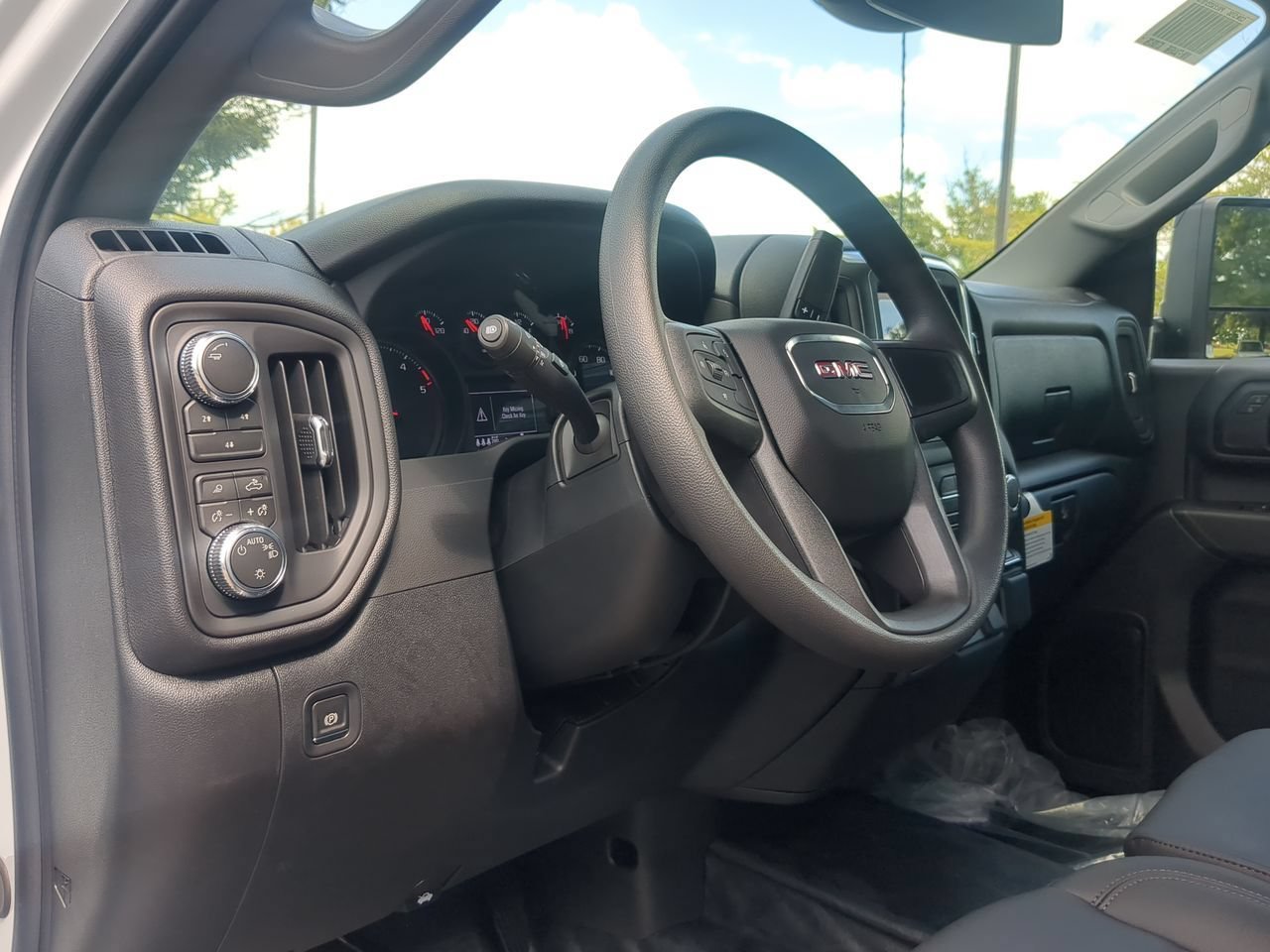 New 2026 Summit White GMC Pro image 10