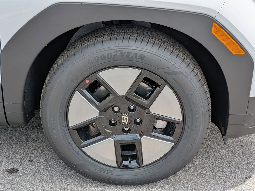 New 2026 White Hyundai SE image 9