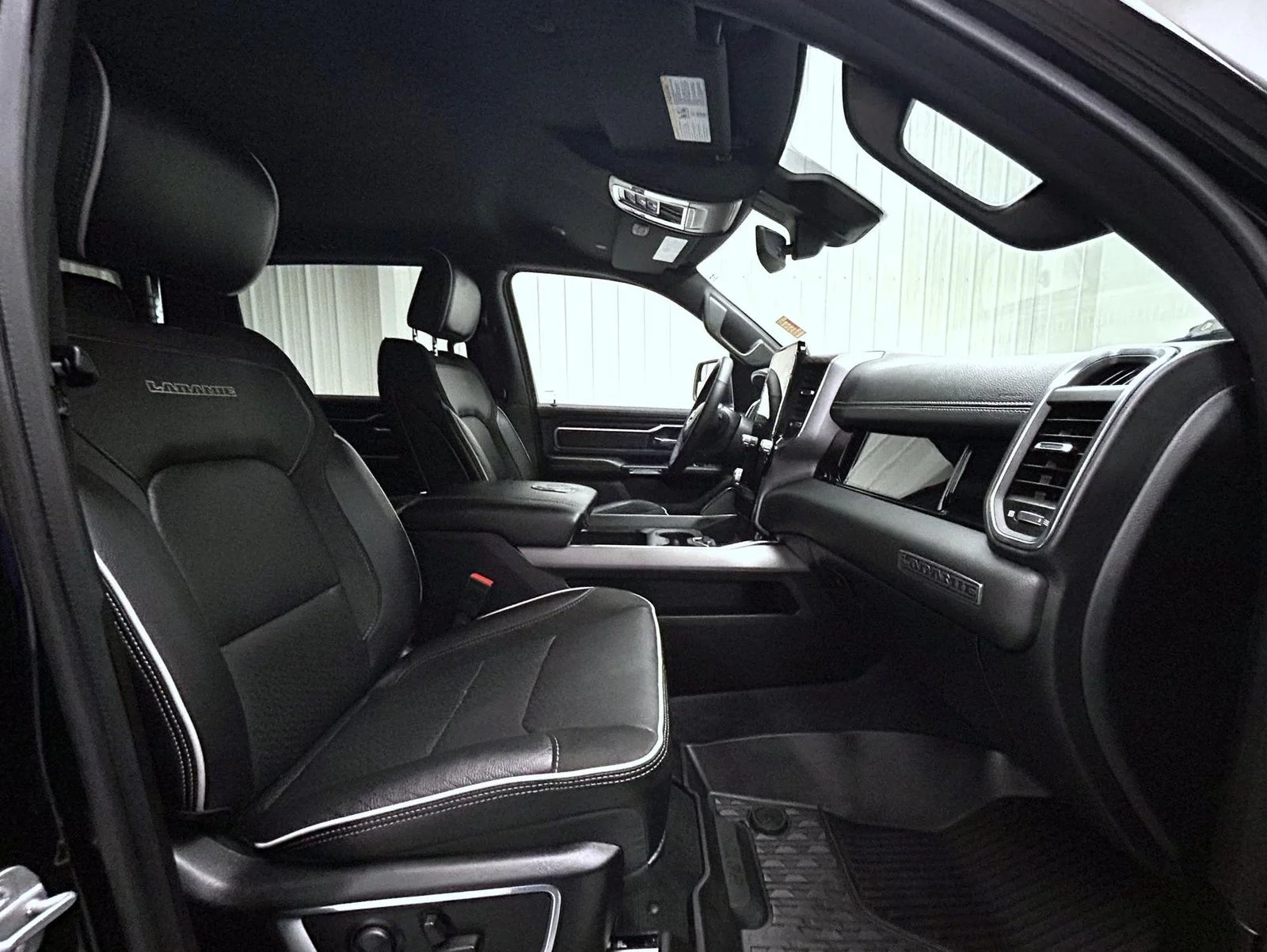 Used 2025 Black Ram Laramie image 15
