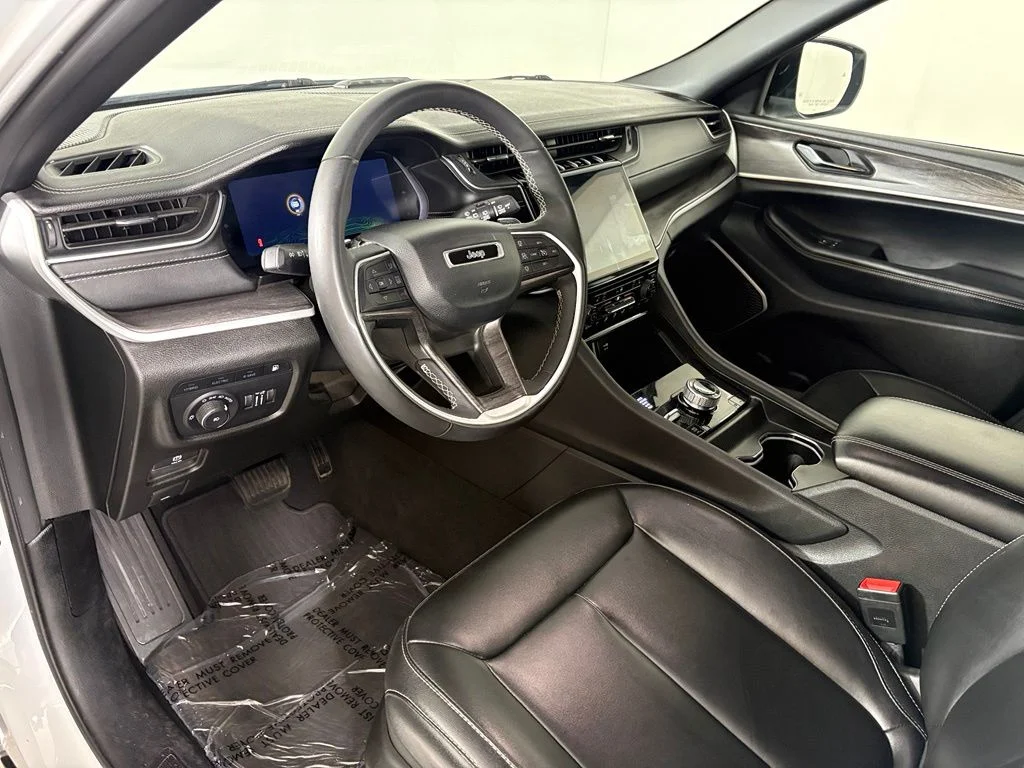Used 2024 White Jeep 4xe image 21