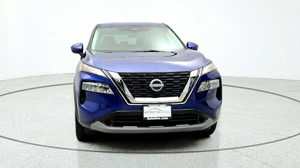 Used 2023 Caspian Blue Metallic Nissan AWD SV image 2