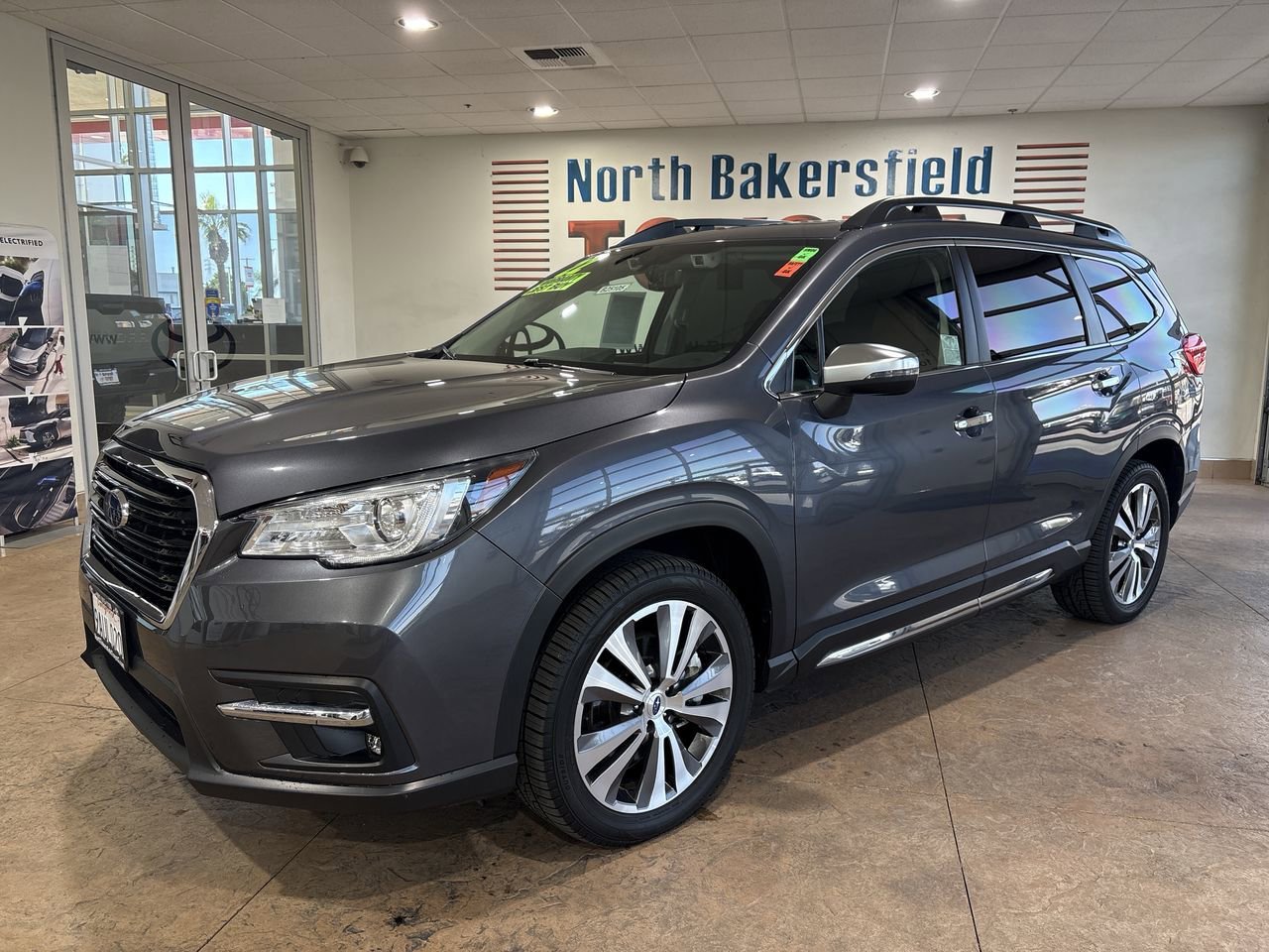2022 Subaru Ascent Touring's photo