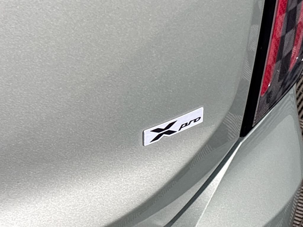 Used 2025 Green Kia EX X-Pro image 25