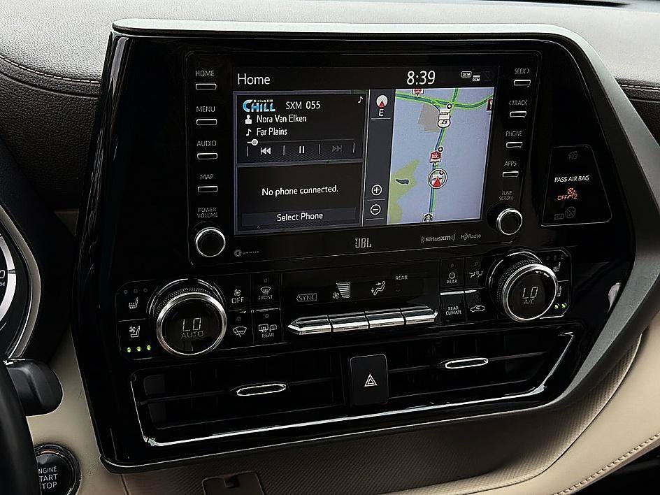 Used 2022 Pearl Toyota Limited image 13