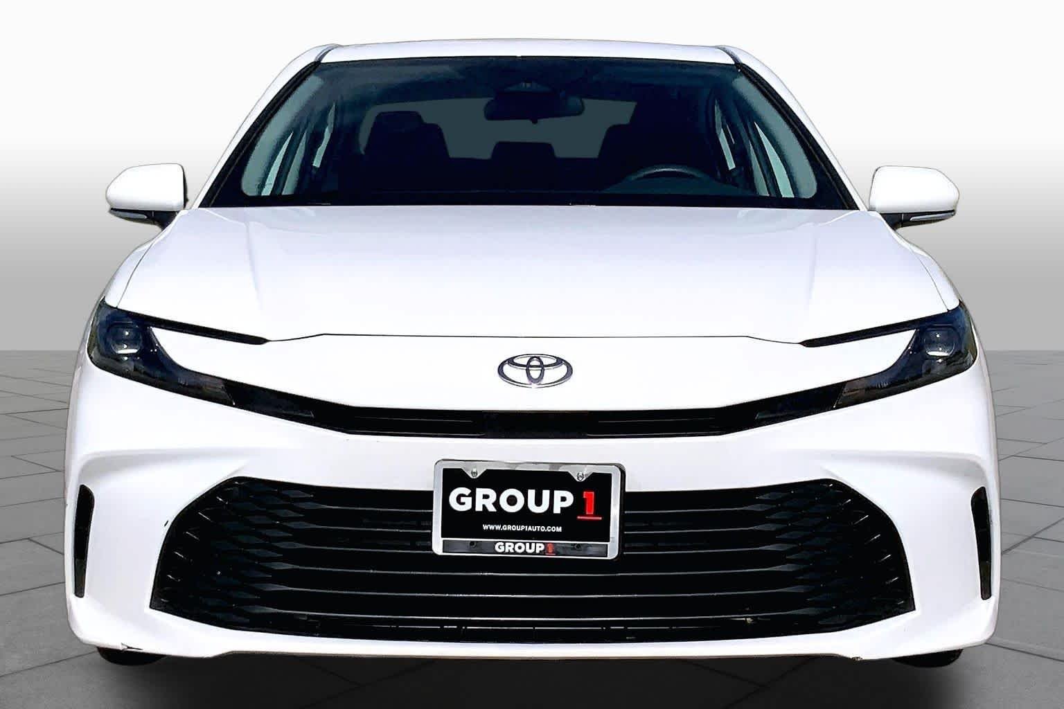 Used 2025 Ice Cap Toyota LE image 4
