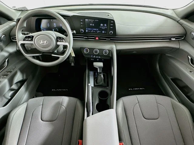 New 2026 Hyundai ELANTRA SE