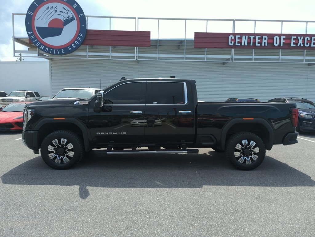 Used 2025 Black GMC Denali image 3