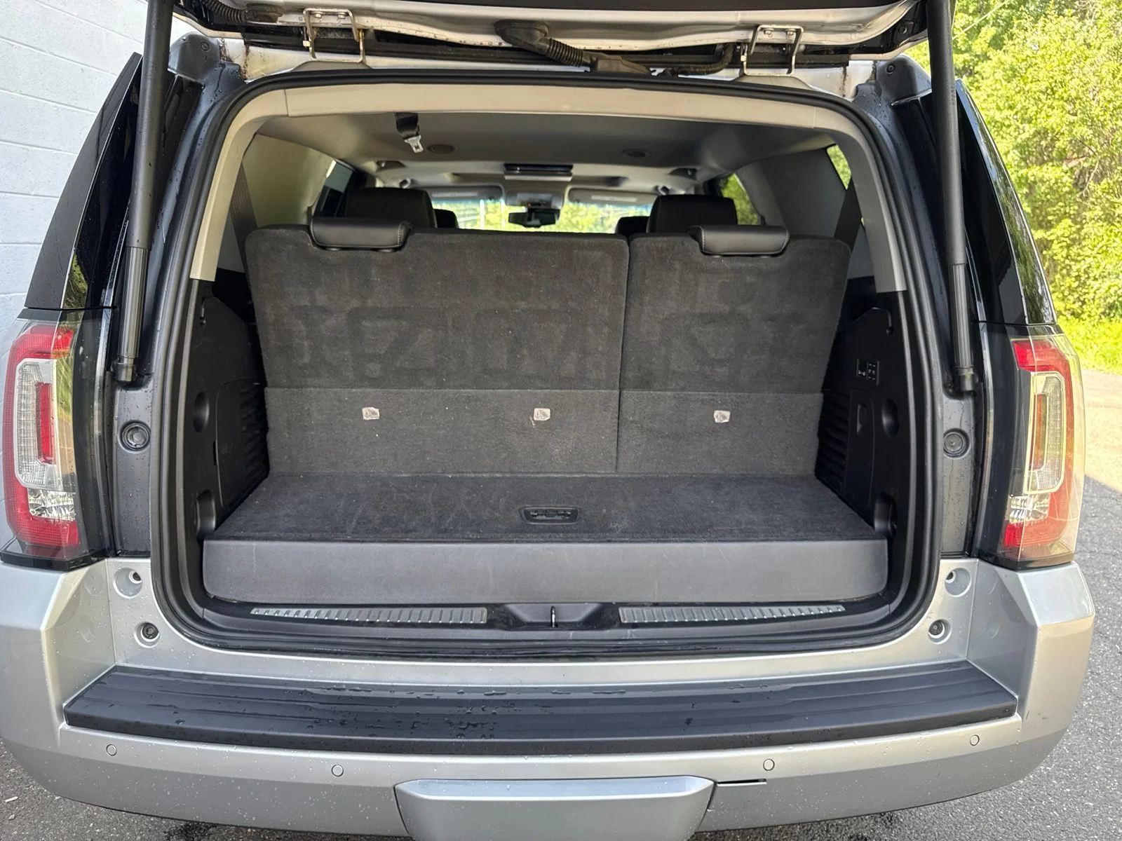 Used 2018 Silver GMC SLT image 16