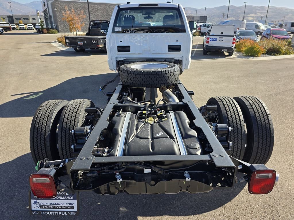 New 2026 Oxford White Ford F-550® XL image 21