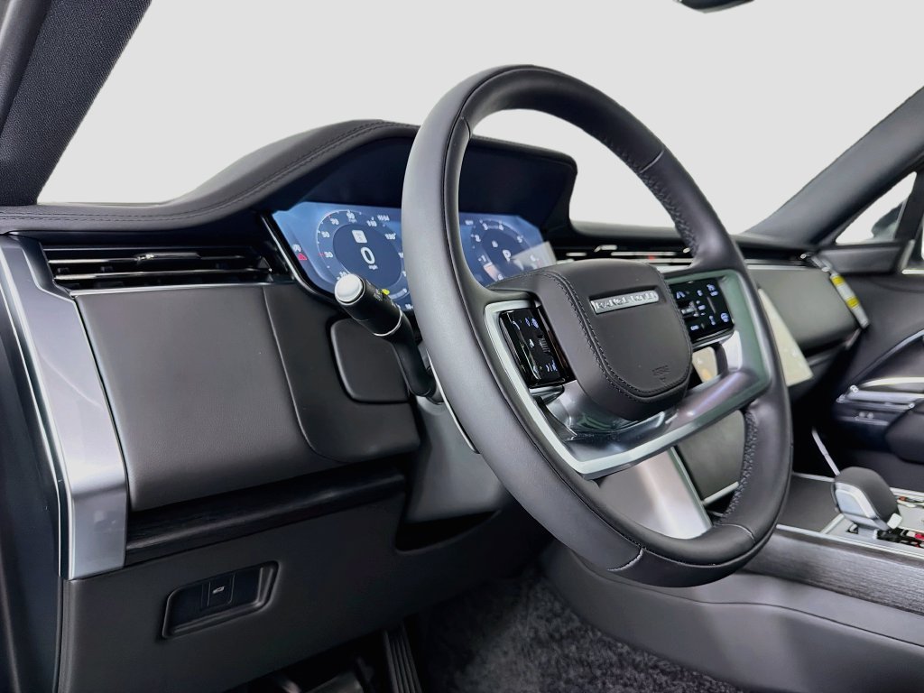 New 2027 Santorini Black Land Rover SE image 9