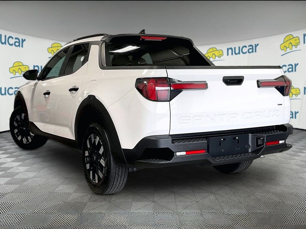Used 2025 White Hyundai SEL image 4