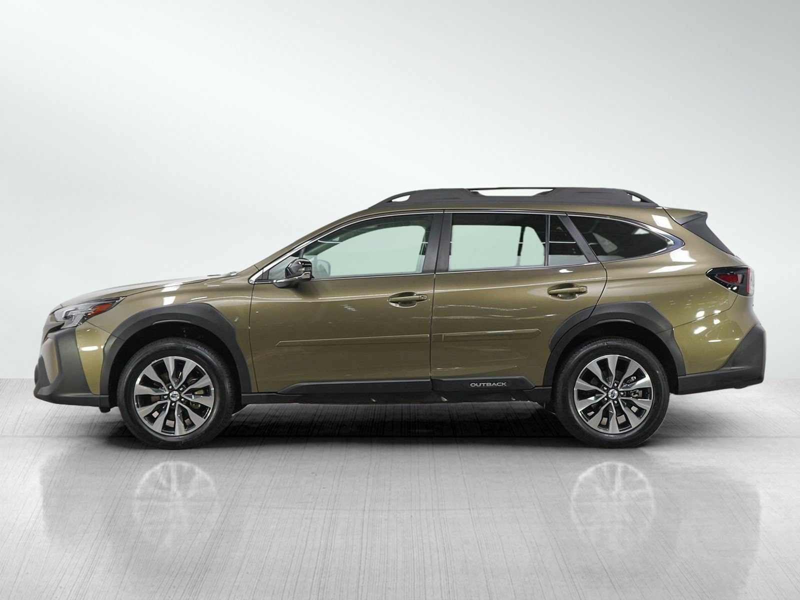 Used 2024 Subaru Outback Limited with VIN 4S4BTANC4R3154663 for sale in Burnsville, Minnesota