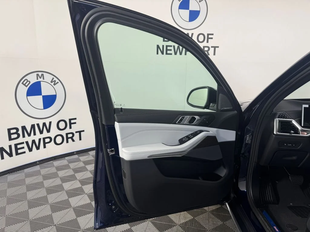 Used 2026 Blue BMW xDrive40i image 17