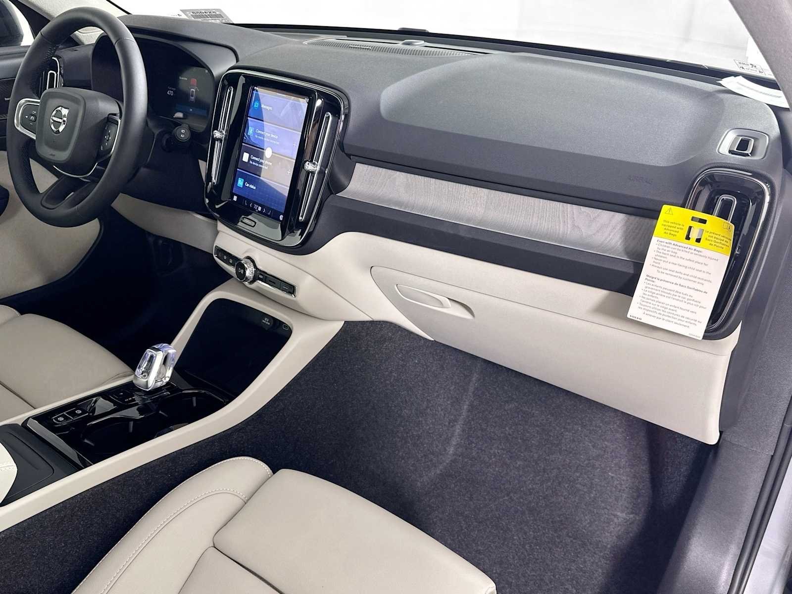 Certified Used 2025 Vapour Grey Volvo Ultra image 27