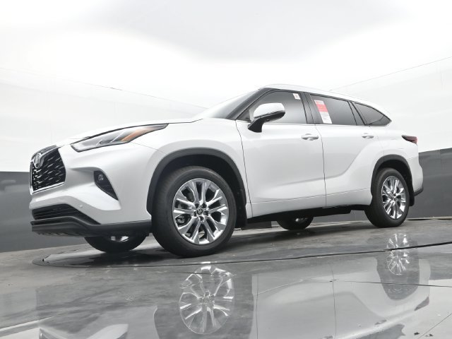 New 2026 Wind Chill Pearl Toyota Limited image 28