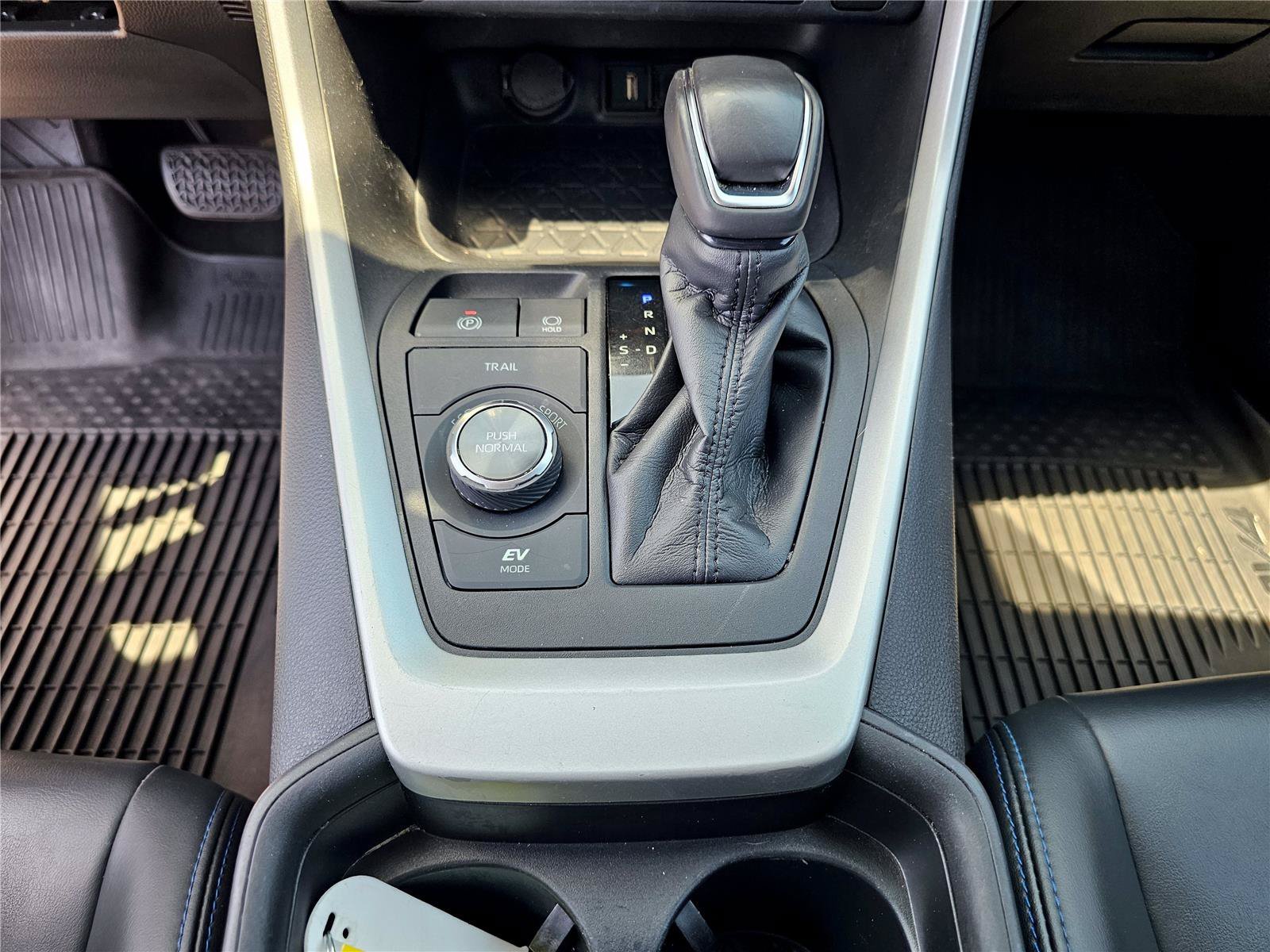 2021 Toyota RAV4 XSE - Photo 27