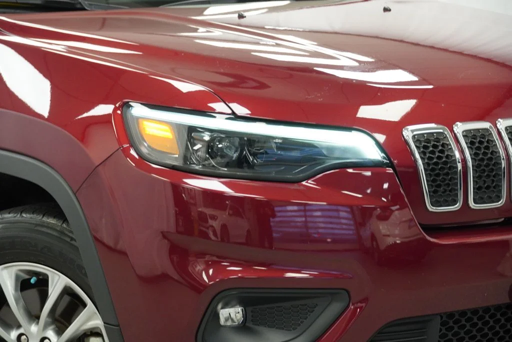 Used 2021 Red Jeep Latitude Lux image 9