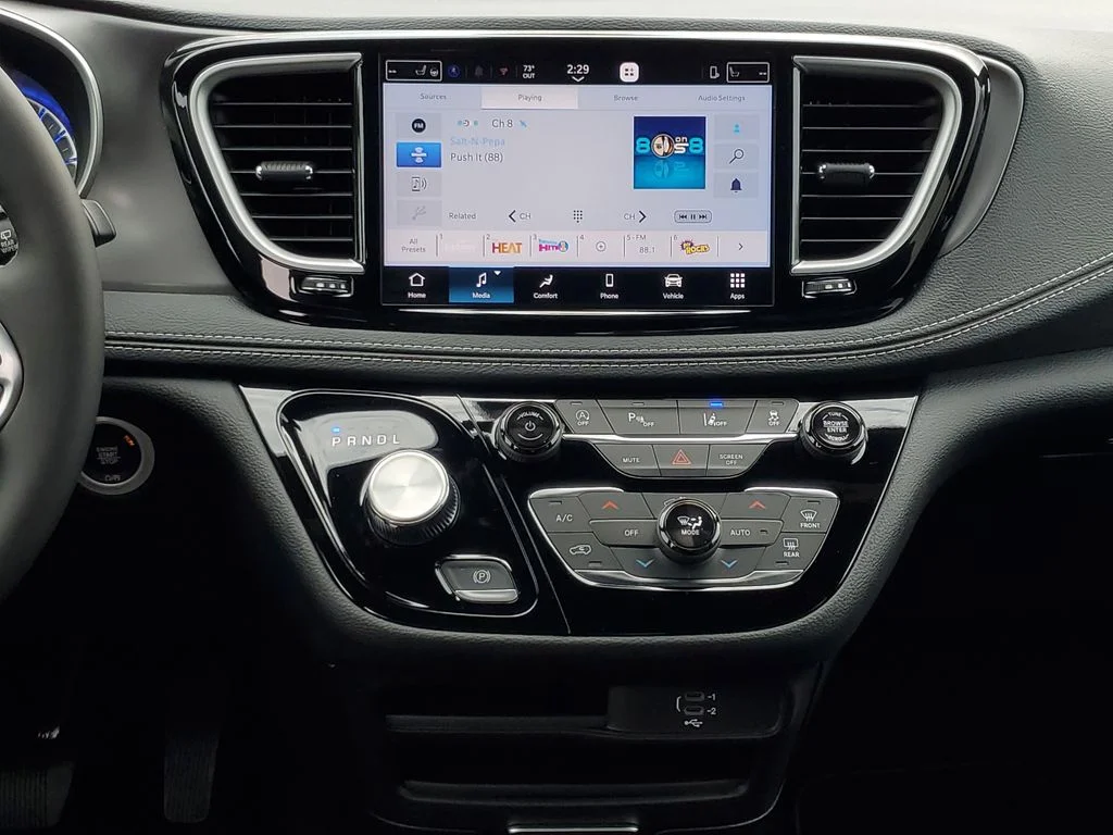 2026 Chrysler Pacifica Select - Photo 29