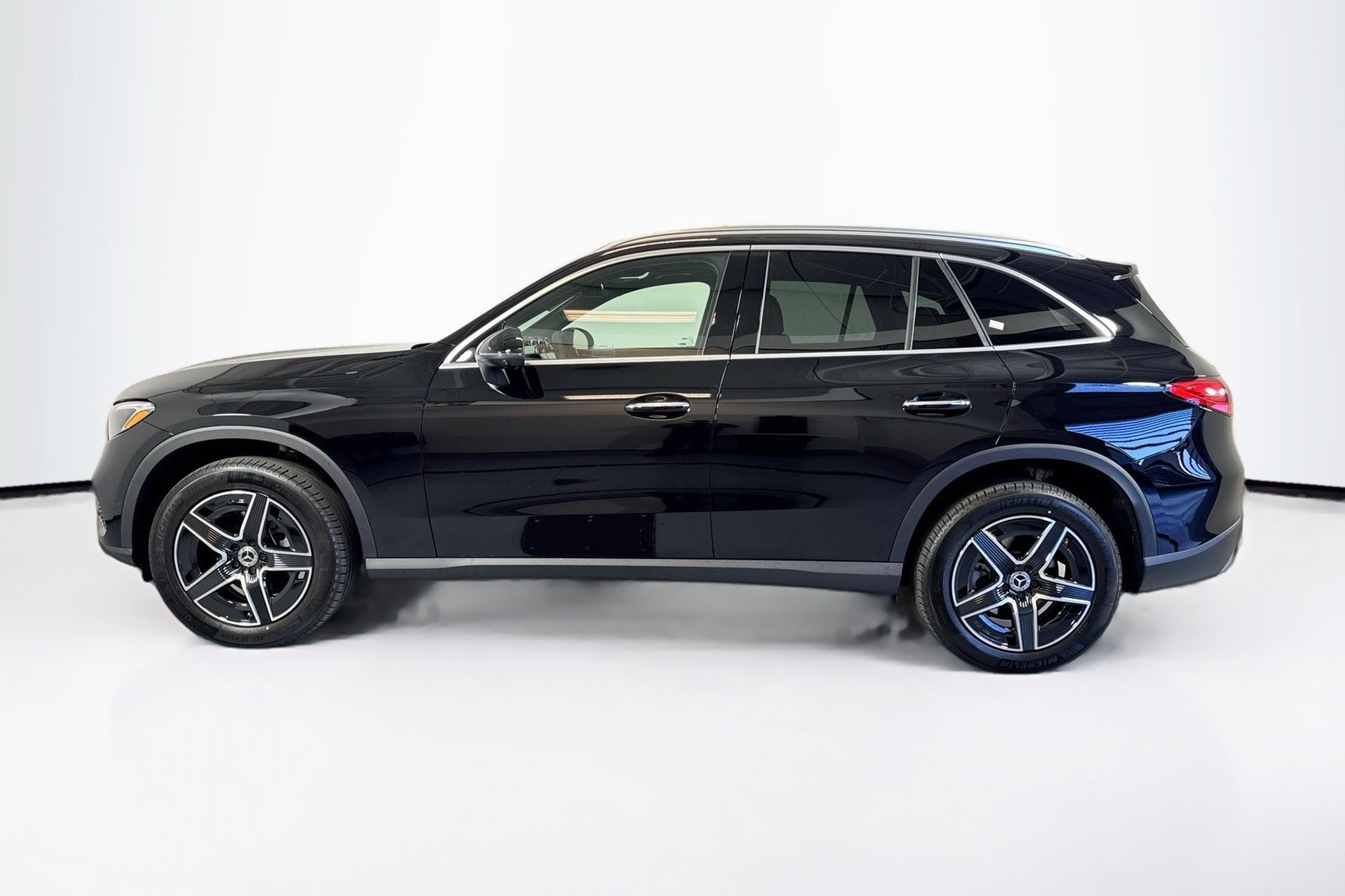 New 2026 Black Mercedes-Benz GLC 300 image 8