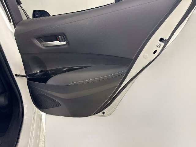 Used 2022 White Toyota SE image 24