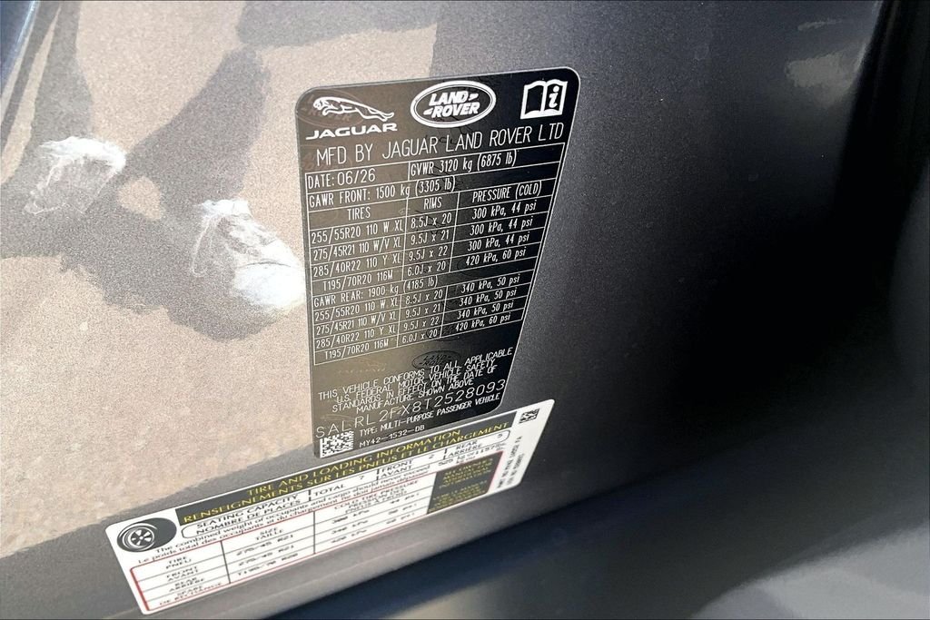 New 2026 Eiger Grey Metallic Land Rover Dynamic SE image 13