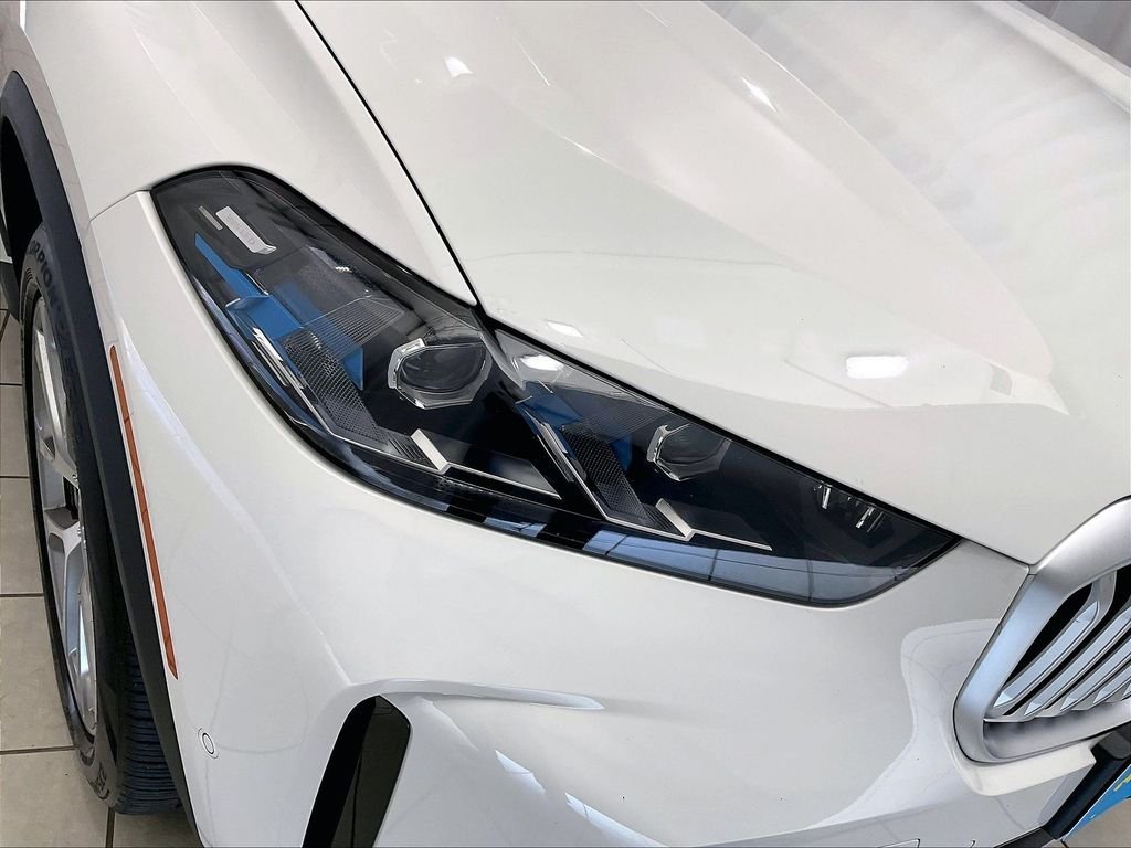 Used 2026 Alpine White BMW xDrive40i image 33
