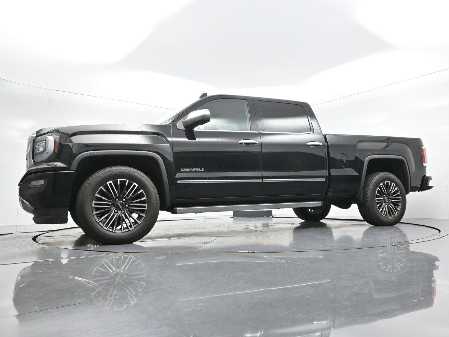 Used 2017 ONYX BLACK GMC Denali image 47