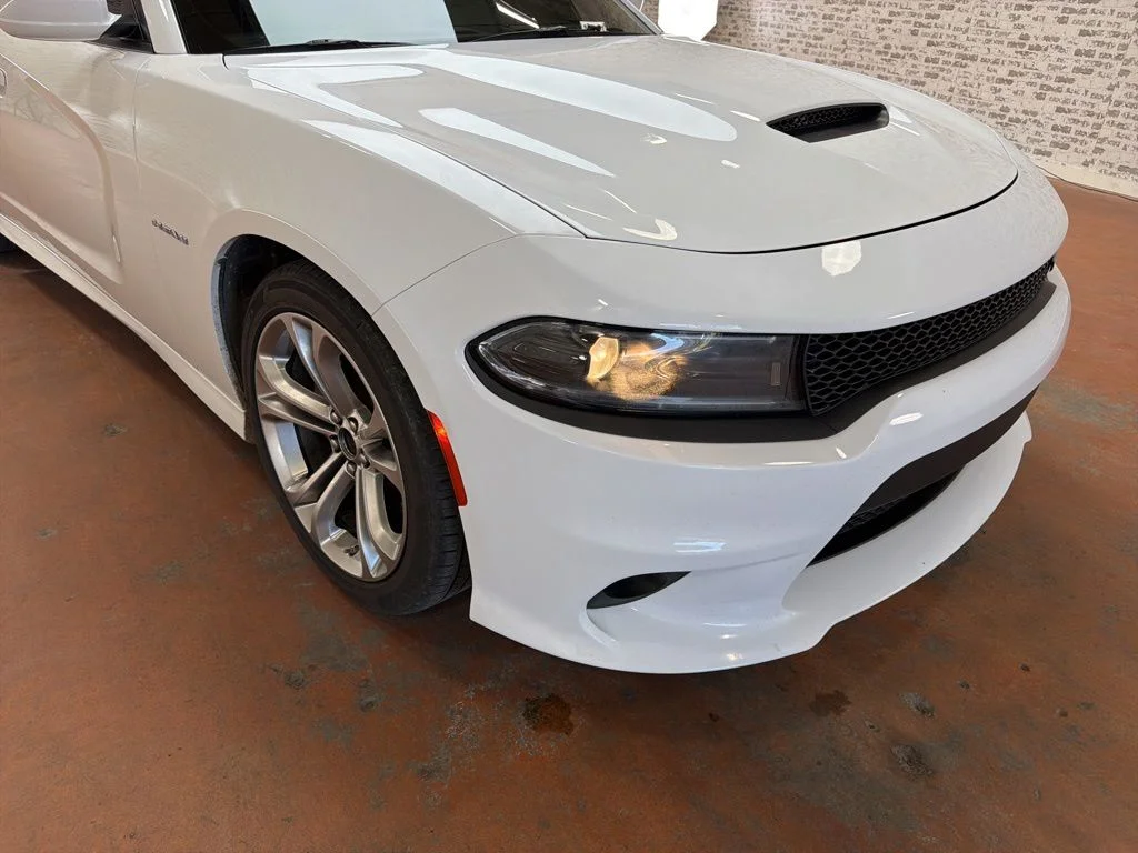 Used 2022 White Knuckle Clearcoat Dodge R/T image 9