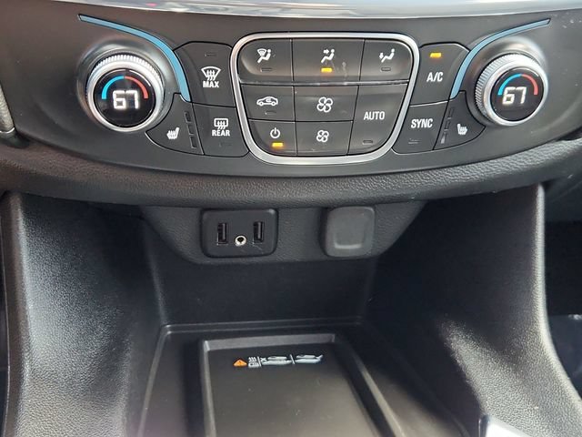 Used 2023 MOSAIC BLACK METALLIC Chevrolet LT Cloth image 43