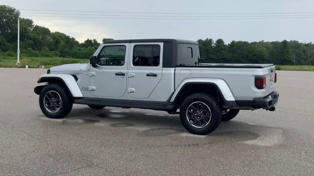 Used 2022 Silver Zynith Clearcoat Jeep Overland image 6