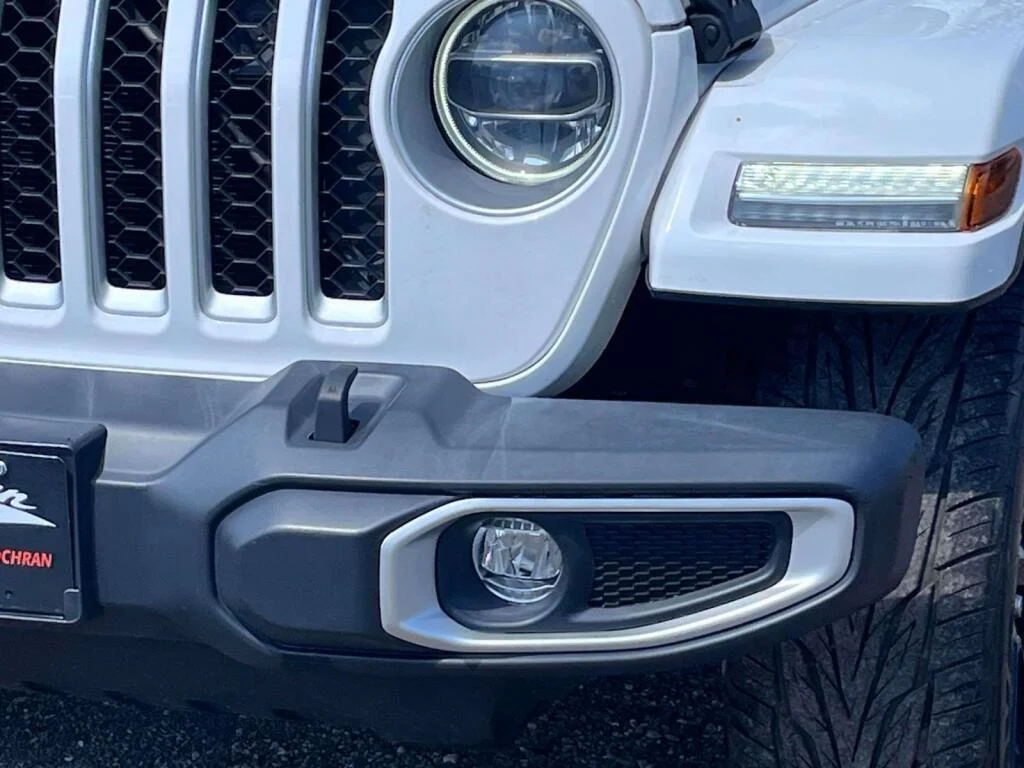 Certified Used 2021 Bright White Clearcoat Jeep Unlimited Sahara image 13