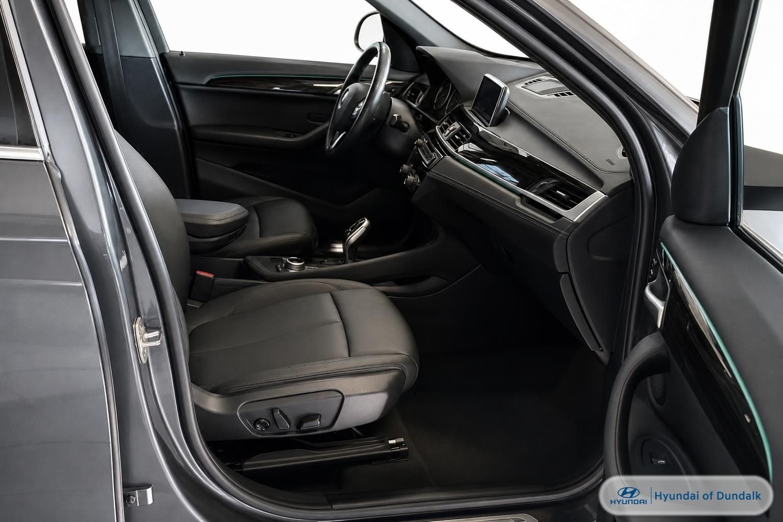 Used 2020 Gray BMW xDrive28i image 11