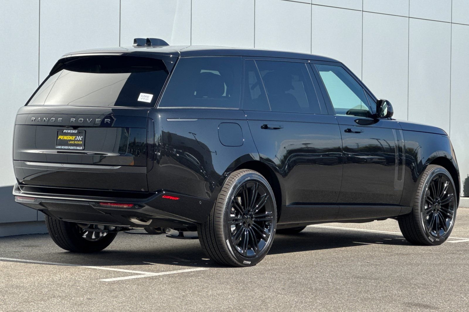 New 2026 Santorini Black Land Rover SE image 5