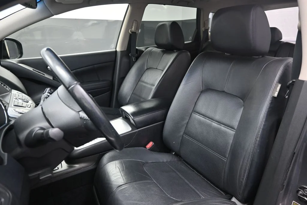 Used 2013 Gray Nissan SL image 18