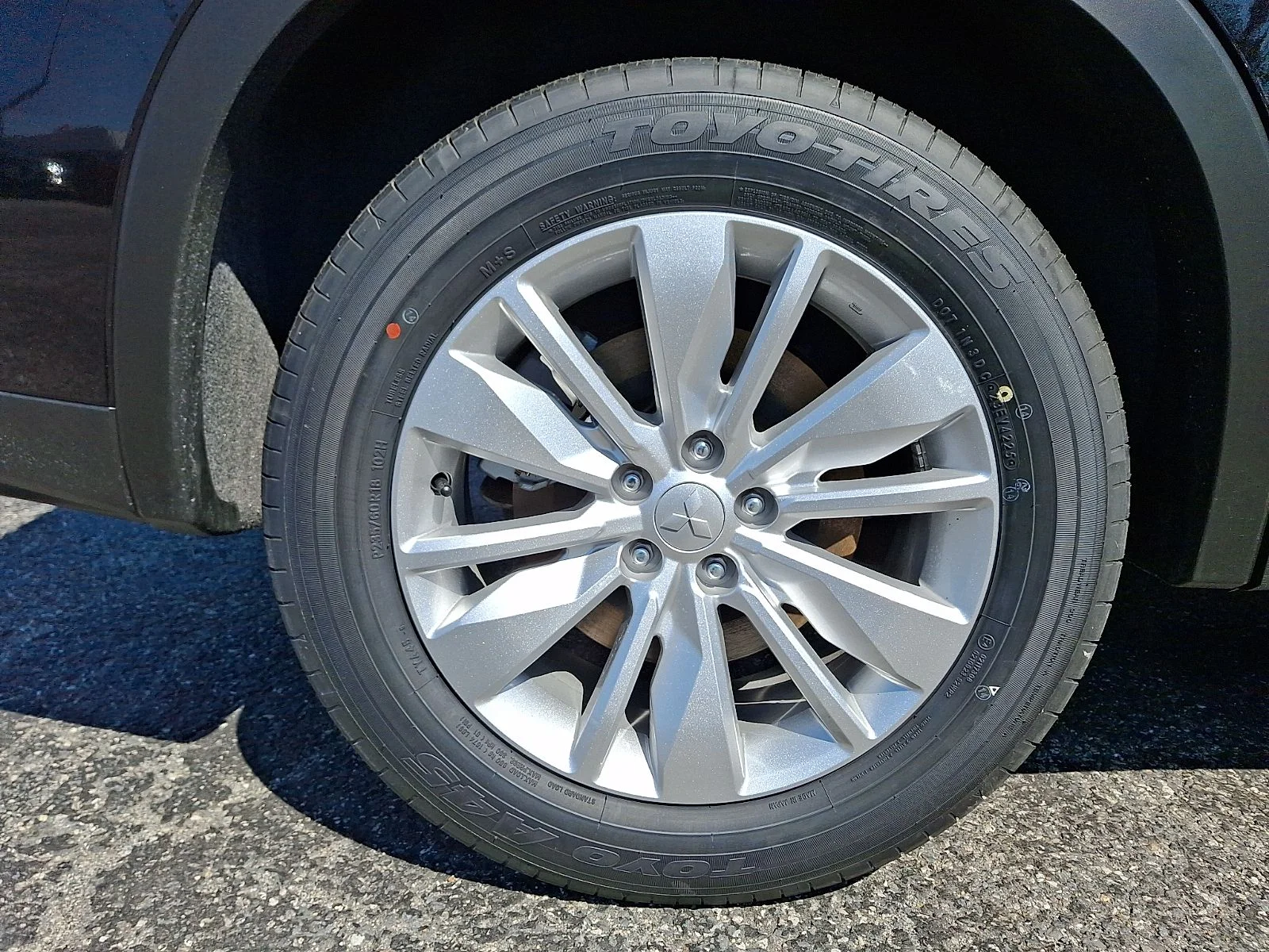 New 2026 Black Mitsubishi ES image 9