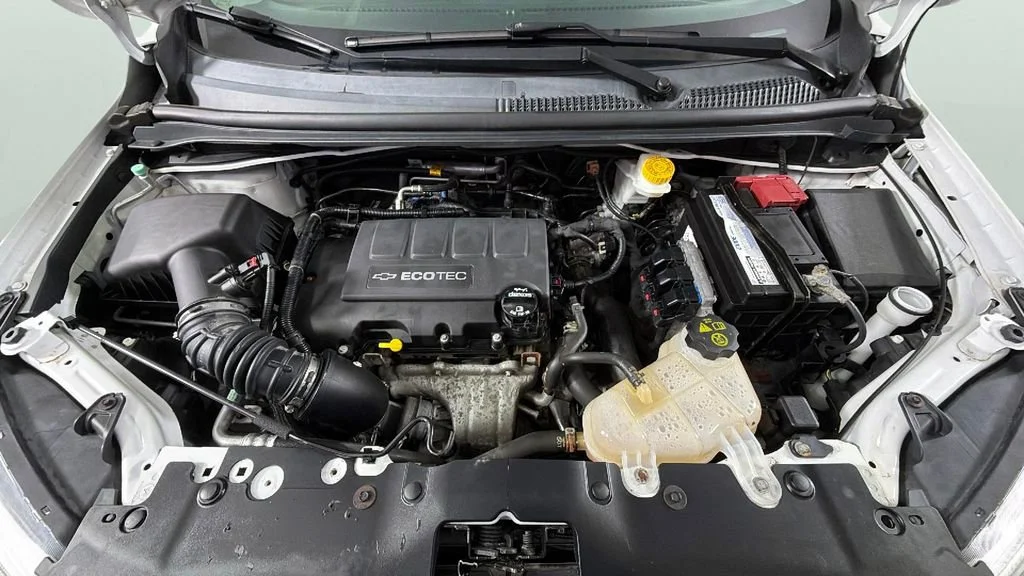 Used 2017 SUMMIT WHITE Chevrolet Premier image 38
